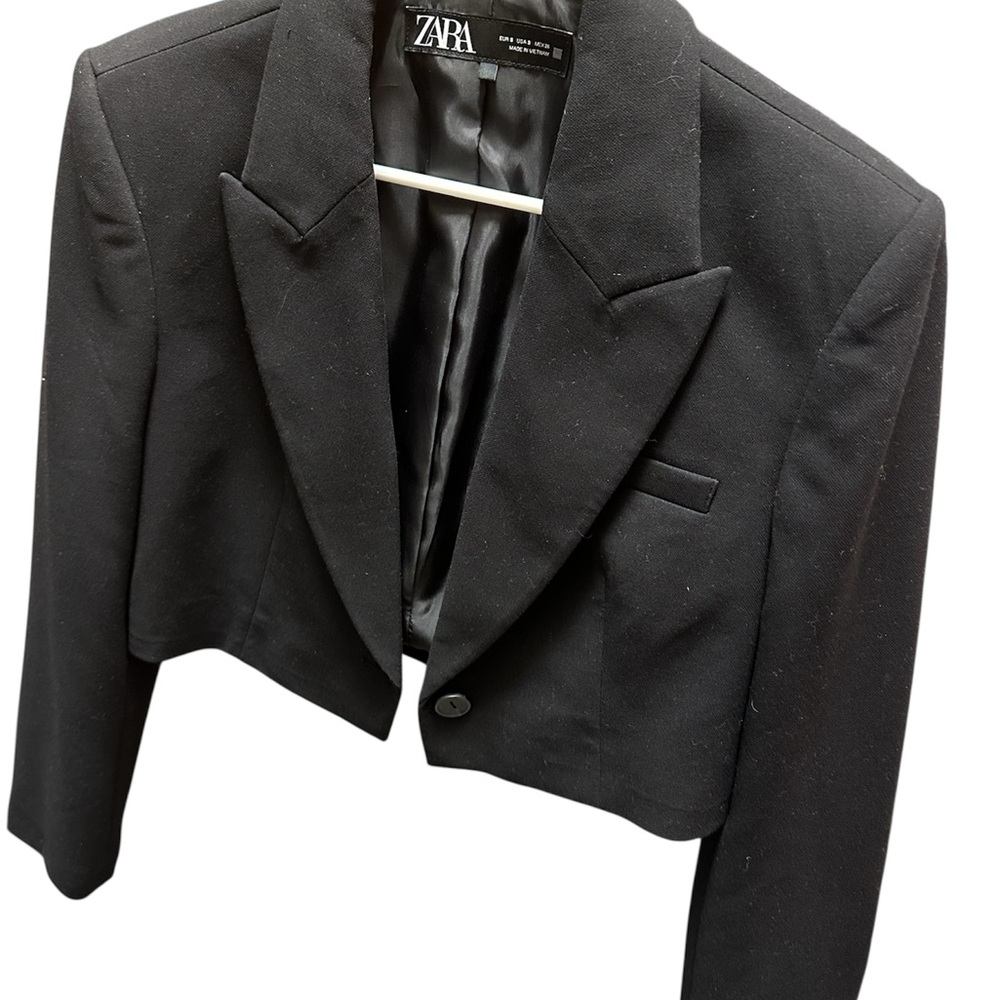 Zara Black Cropped Blazer with Classic Lapel